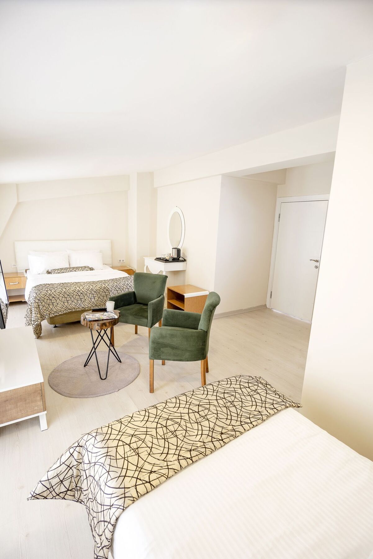 The Corner Inn Hotels By Suit เอสเกซีเฮียร์ ภายนอก รูปภาพ