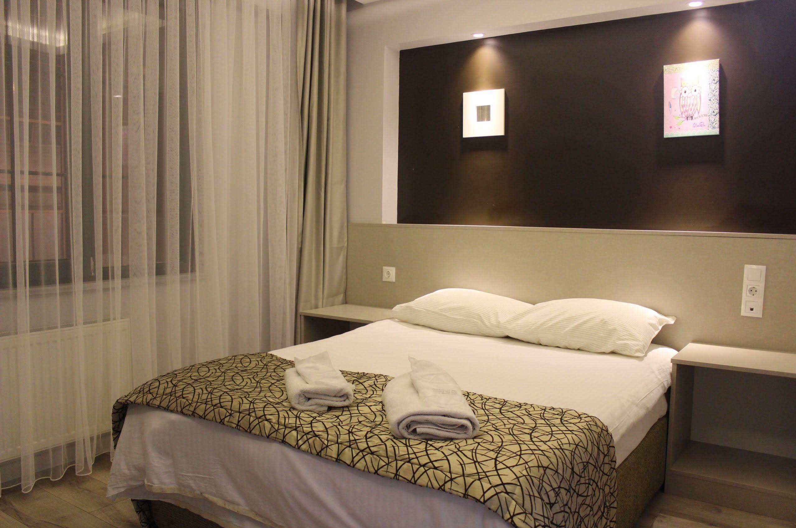 The Corner Inn Hotels By Suit เอสเกซีเฮียร์ ภายนอก รูปภาพ