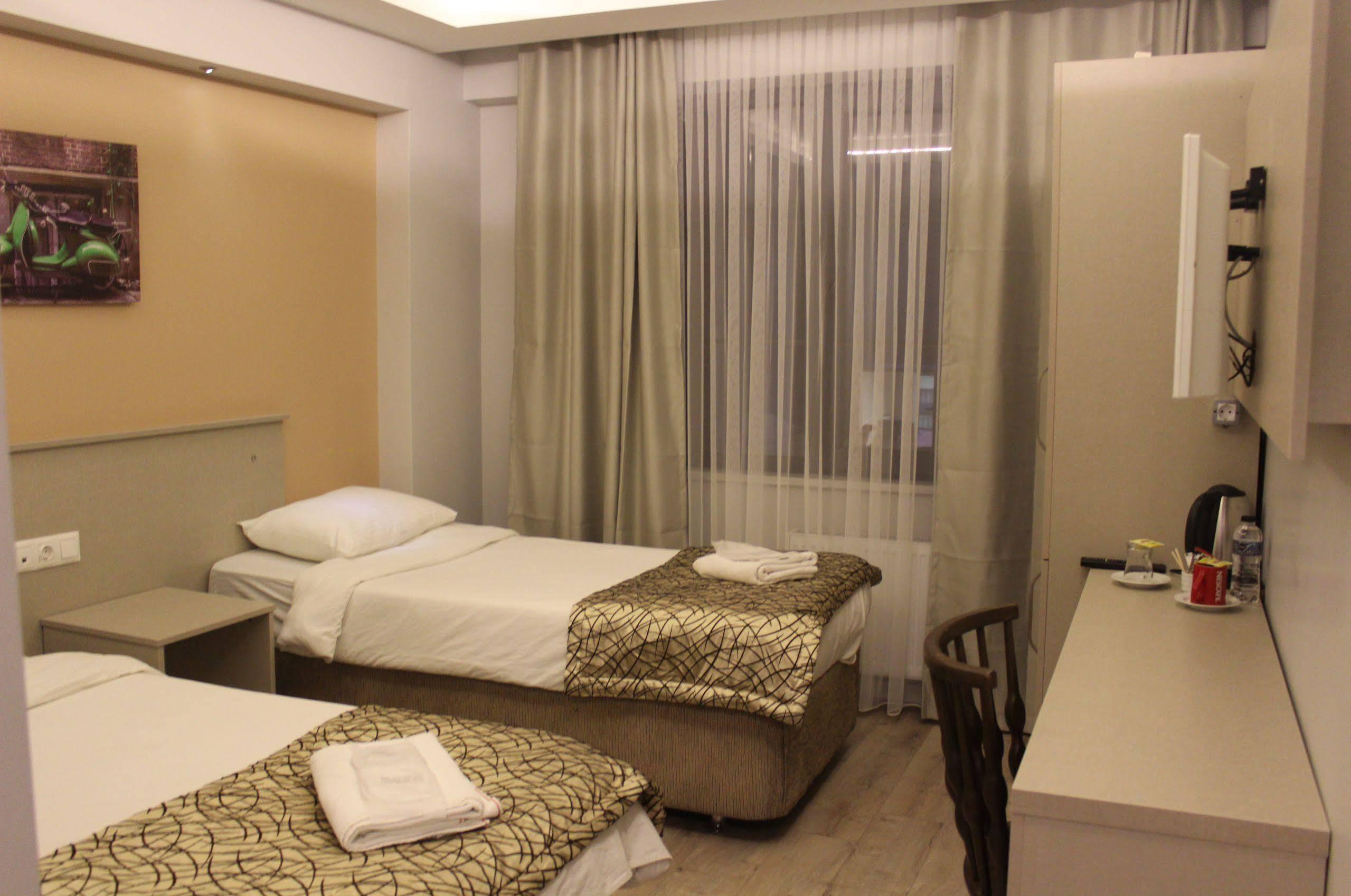 The Corner Inn Hotels By Suit เอสเกซีเฮียร์ ภายนอก รูปภาพ